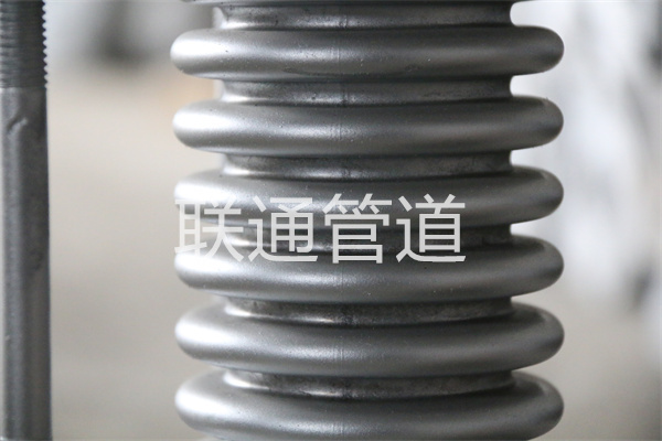 供热管道补偿器安装